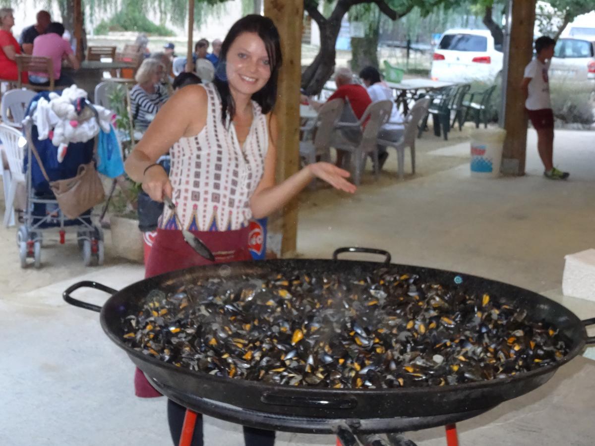 Camping Le Pre Saint-Andre Souvignargues ภายนอก รูปภาพ